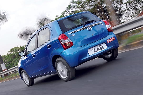 2013 Toyota Etios, Liva facelift review, test drive